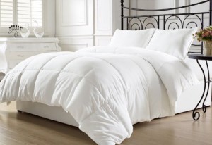 Chezmoi Collection White Goose Down Alternative Comforter, Full/Queen with Corner Tab